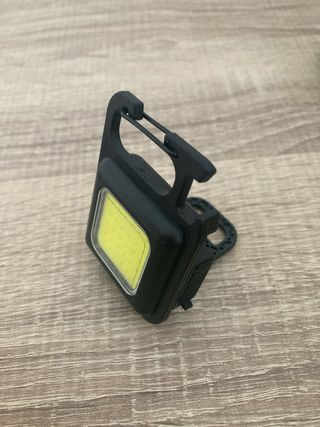 Linterna COB con mosquetón 