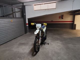 Moto Enduro Husqvarna 250cc