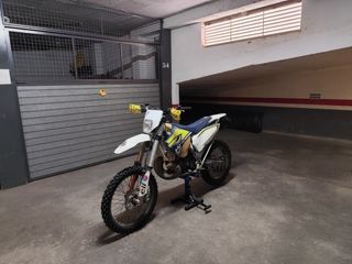 Moto Enduro Husqvarna 250cc