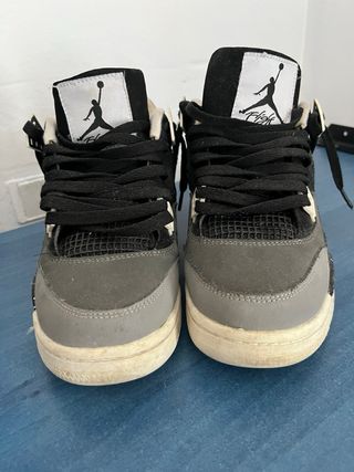Zapatillas Jordan Negras y Grises