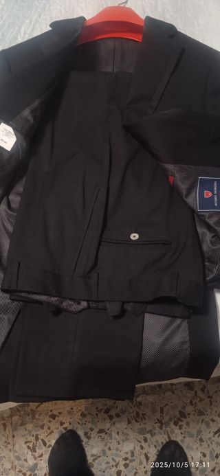 Chaqueta de traje y pantalón Álvaro Moreno Novio