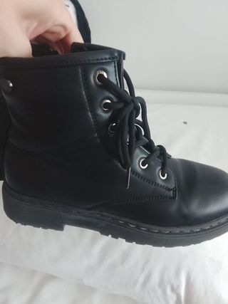 Bota niña Xti negra talla 35 dos puestas 