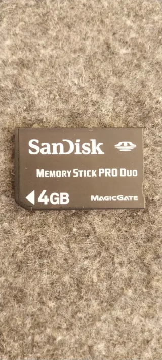 SanDisk Memory Stick PRO DUO 4GB PSP