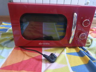 Microondas Rojo Mandine