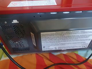 Microondas Rojo Mandine
