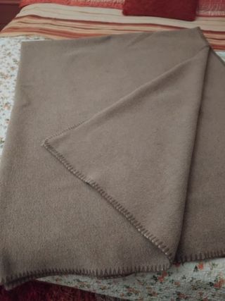 Coperta singola in lana beige/