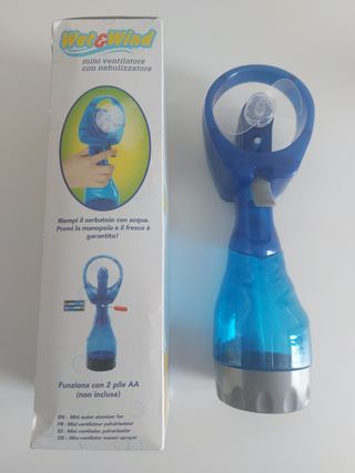 Ventilatore portatile con spruzzino per acqua