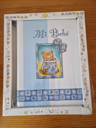 Libro de recuerdos de bebé. Nuevo.