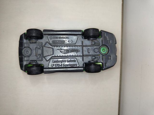 Hot Wheels Lamborghini Gallardo LP 570-4 verde