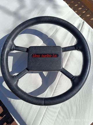 Volante Fiat Uno Turbo i.e. MK1
1986 Cuero.