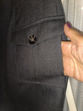 Elegante vestido gris escote barco