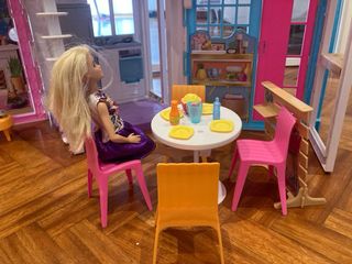 Casa Barbie con Coche y Armario
