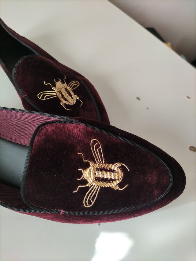 Zapatos de terciopelo bordados Zara