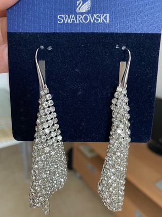 Pendientes largos Swarovski plateados nuevos 