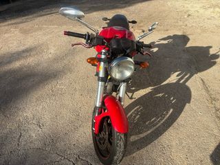 Ducati Monster 695 Roja