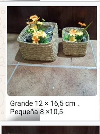 Cesto naranja tejido sin flores