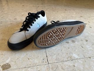 Zapatillas Converse Beige y Negras