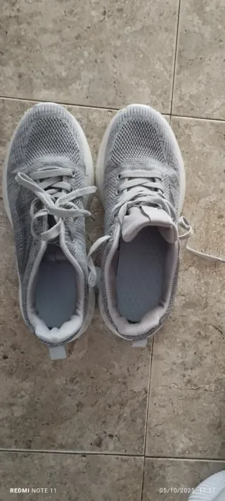 Zapatillas deportivas grises