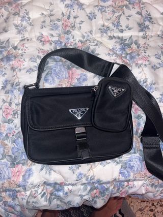 Riñonera Prada Negra