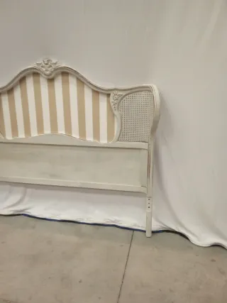 Cabecero restaurado beige y blanco