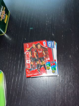 Box Adrenalyn XL 2025-26, + circa 250 card