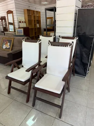 Sillas de madera plegables (35€ c/u)