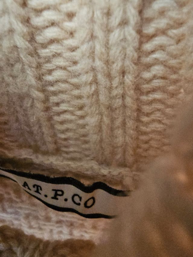 Maglione collo alto beige