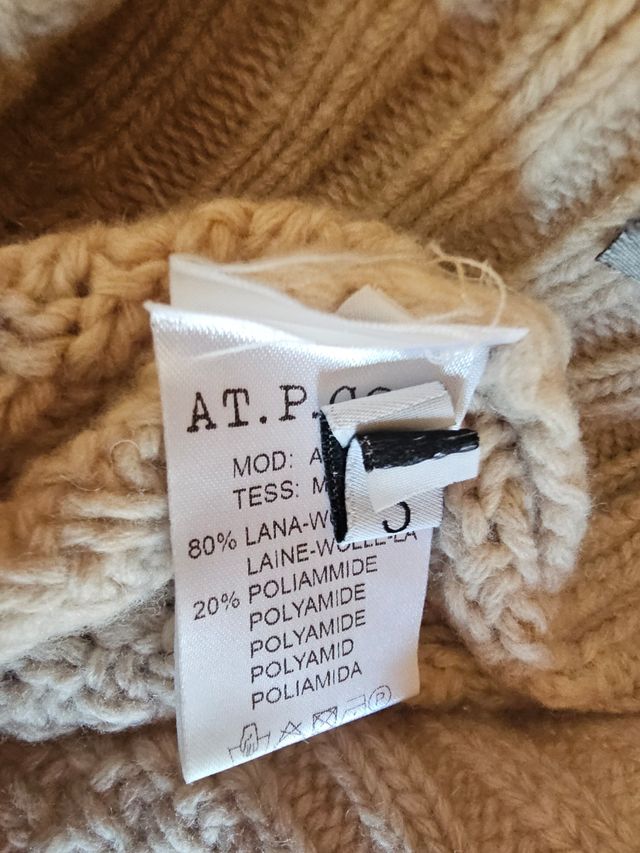 Maglione collo alto beige