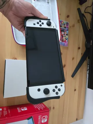Nintendo Switch OLED + Accesorios