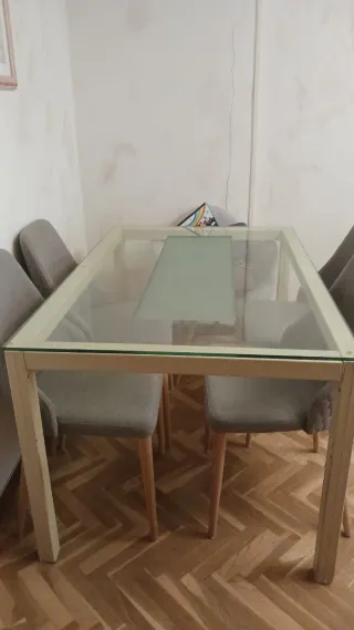 Mesa de comedor con cristal