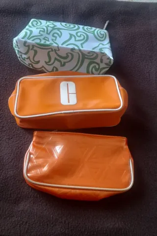 Lote 3 neceseres Clinique