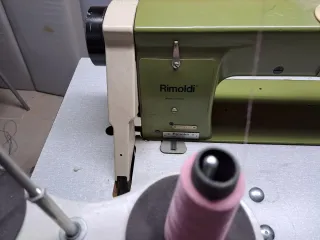 Máquina de coser Rimoldi industrial