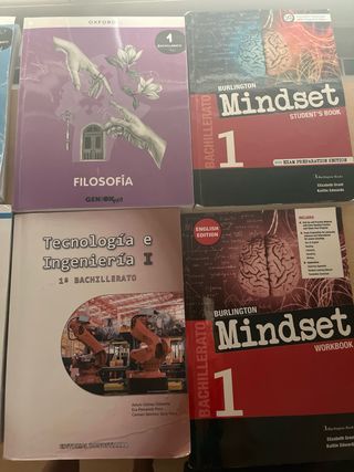 Libros de texto 1º de BACH
50€ todo el pack 