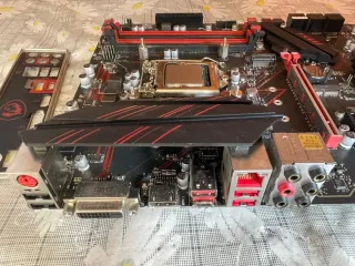 Placa Base Z390 + i7 9700 K