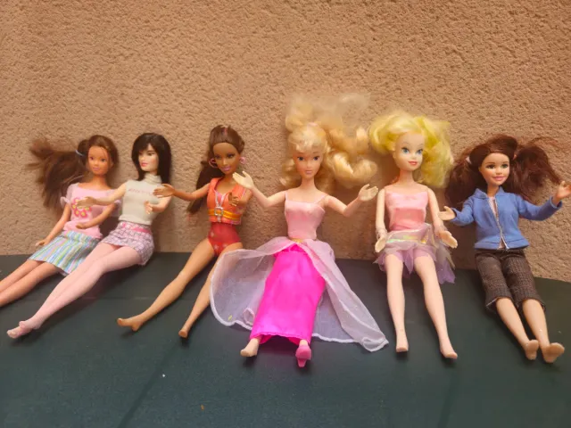 Lote de 11 muñecas Barbie.. 5€ cada una..No envios