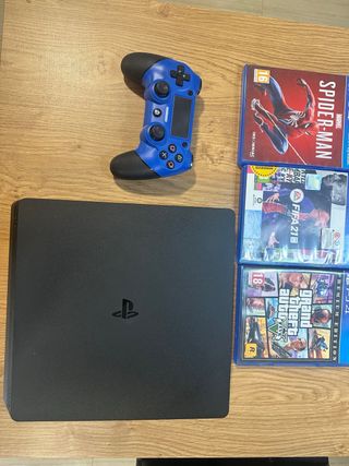 PS4 (PlayStation 4) Negra +mando + 3 Juegos