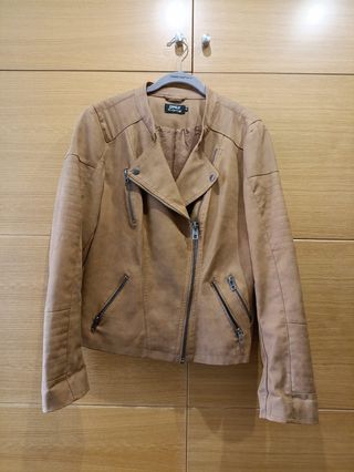 Cazadora ONLY Camel Talla 40