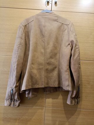 Cazadora ONLY Camel Talla 40