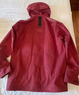 850€-->450€ Cortaviento Helly Hansen NUEVO