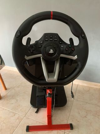 Volante Thrustmaster PS4 con pedales y base