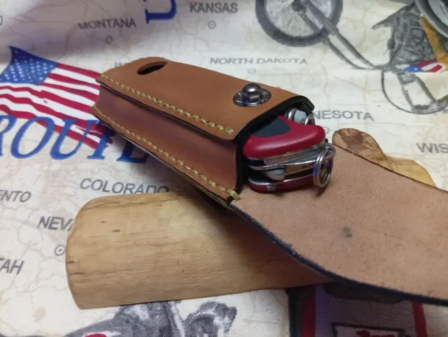 Funda para Victorinox hecha a mano