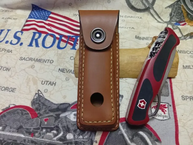 Funda para Victorinox hecha a mano