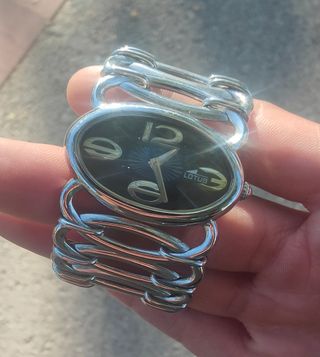 Reloj Lotus Negro y Plateado