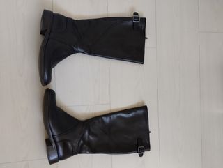 Botas altas negras de cuero