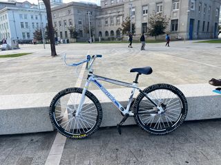 Bicicleta BMX Stunt Blanca