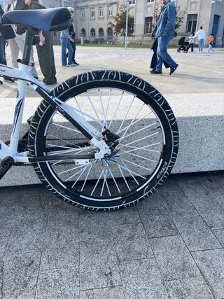 Bicicleta BMX Stunt Blanca