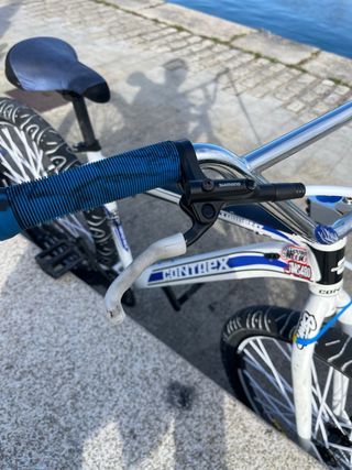 Bicicleta BMX Stunt Blanca