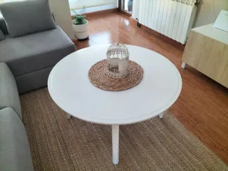 Mesa de centro redonda.