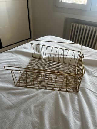 Dos cestas metálicas doradas Kallax