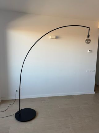 Lámpara de pie Arco Ikea Negra
